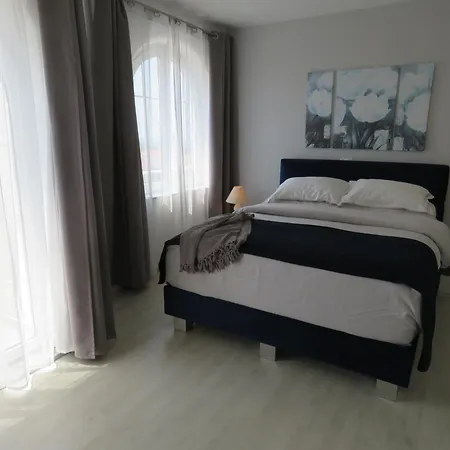 Urbajs Apartment *