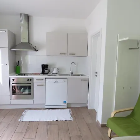 アパート Urbajs ヴルサル